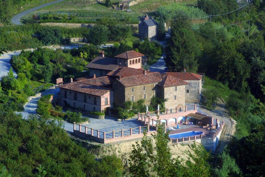 Castel Martino Villa Cortemilia Buitenkant foto